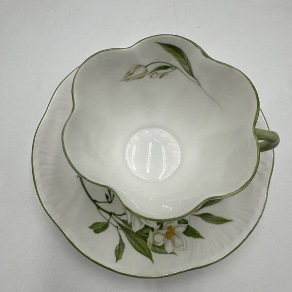 Shelley England Syringa Dainty Fluted Tea Cup & Saucer Vintage Bone China - Picture 2 of 10